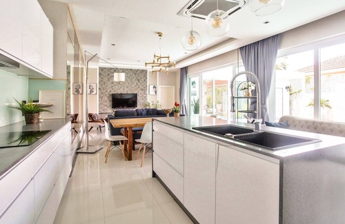 Na Kluea Villa | Luxury Pool Villa Pattaya - Ocean 1