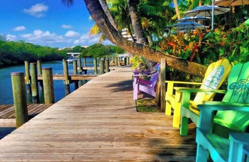 Palm Beach Gardens Apartment | Luxury, Private Suite in cool Palm Beach Gardens with WiFi, AC