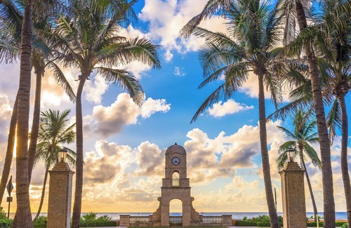 Palm Beach Gardens Apartment | Luxury, Private Suite in cool Palm Beach Gardens with WiFi, AC