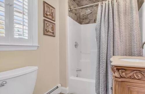 Normandy Beach House | Luxury Private Home 1.5 Block From The Beach