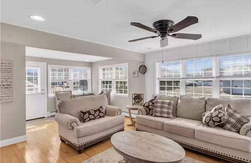 Normandy Beach House | Luxury Private Home 1.5 Block From The Beach