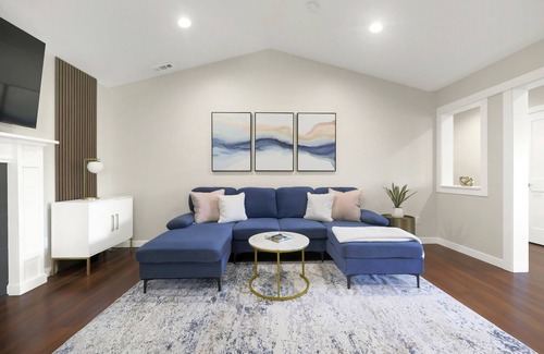 Seattle Metro Area House | Luxury, Private Owner’s Suite w/ Gym in a Shared Home