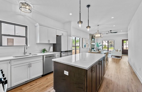 Lake Geneva House | Luxury Property-Walk to lake and downtown Lake Geneva. Pet Friendly, Sleeps 8