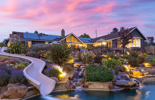 Petaluma House | Luxury property with private pool, hot tub, outdoor kitchen & tennis court