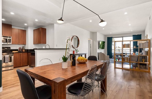 Sawtelle Condo | Luxury Redefined: 2BR Gem in Los Angeles