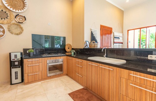 Melaya Villa | Luxury relaxing sea view villa Upperhouse