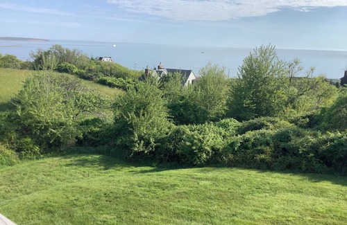 Block Island House | Luxury Rental Home. Central Air and Unparalleled Ocean Views, Newly Renovated