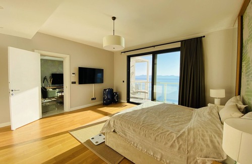 Koyunbaba House | Luxury Resort Home w/ Sea and Sunset View in Gümüslük