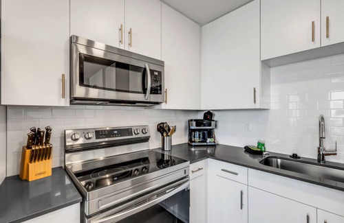 Central Sarasota Condo | Luxury Resort-style Condo with Amazing Views in a Prime Location