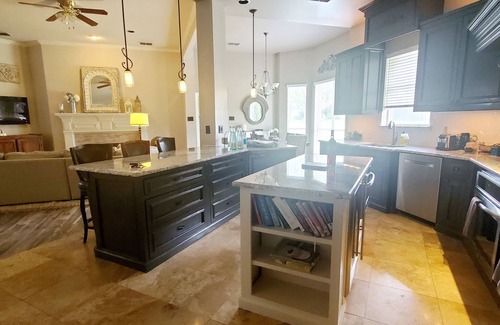 McKinney House | Luxury Resort Style Mckinney Home & FUN! Perfect location to Dallas, Frisco, etc