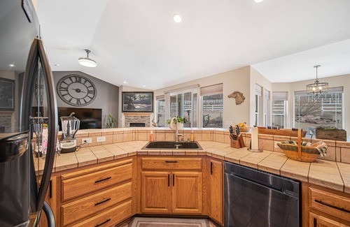 Lyon County House | Luxury Retreat near golf, fishing, raceway, UTV great for Large Families,Dogs OK