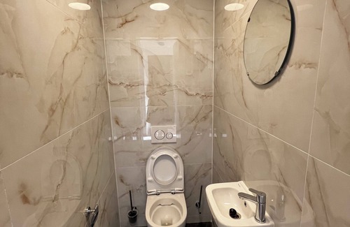 Goirle Apartment | Luxury retreat with modern décor, parking, and fast WiFi close to nature trails. Sleeps four guests.