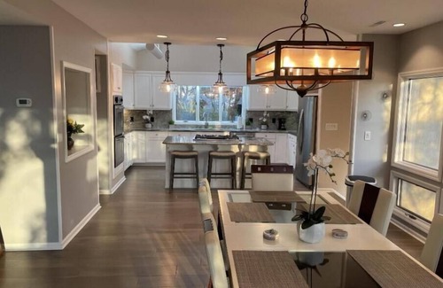 Graysville House | Luxury retreat with panoramic views at Mount Sinai Manor!