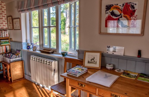 Wilton Cabin | Luxury riverside lodge in idyllic setting