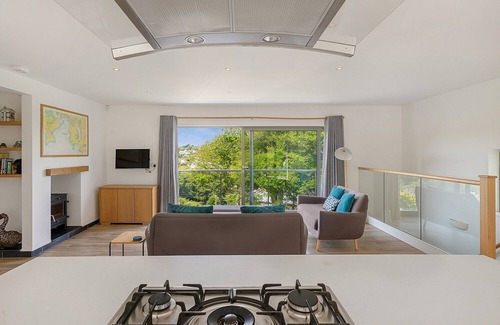 Noss Mayo House | Luxury Riverside getaway in Noss Mayo with stunning views over the River Yealm