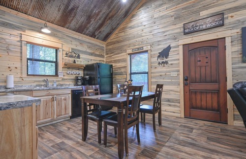 Board Camp Cabin | Luxury rustic cabin located 3 miles to Wolf Pen Gap, Sleeps 5, 2 bedroom, 1 bath