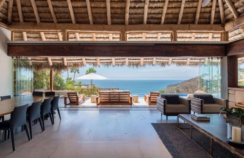 La Cruz de Huanacaxtle House | Luxury staffed villa with access to beach