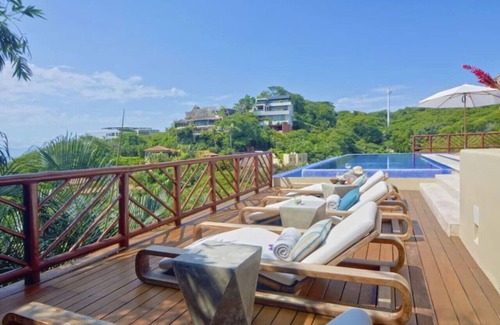 La Cruz de Huanacaxtle House | Luxury staffed villa with access to beach