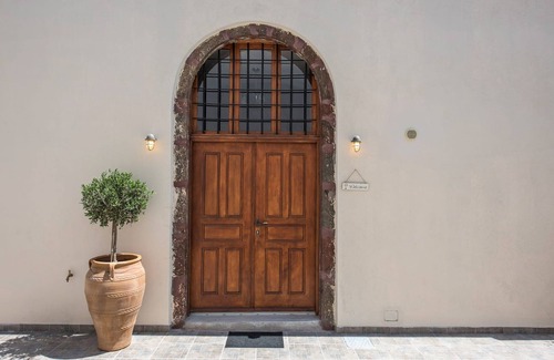 Pyrgos Villa | Luxury Santorini Residence | 2 Bedrooms | Villa Lucy | Spacious Terrace | Pyrgos