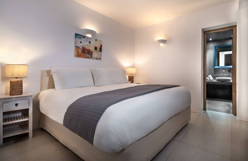 Kamari Villa | Luxury Santorini Sea View Villa 1