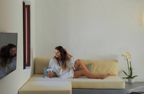 Exo Gonia Villa | Luxury Santorini Suite | Signature.