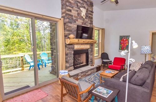 Ontonagon House | Luxury Scandinavian-Style Lake House Very Near Porcupine Mountains. VIDEO