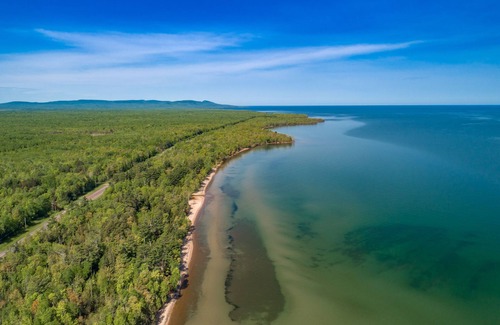 Ontonagon House | Luxury Scandinavian-Style Lake House Very Near Porcupine Mountains. VIDEO