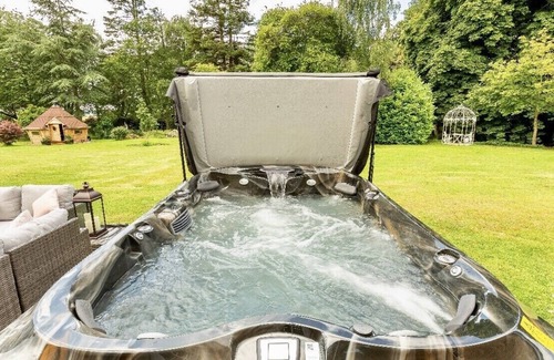 Kirkmichael House | Luxury Scottish Manor house + 9-Seater Jacuzzi + 21-Seater BBQ Cabin