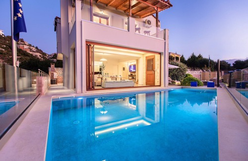 Almyrida Villa | Luxury Sea Villa Almy with pool in Almyrida Chania