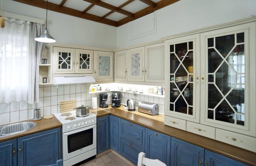 Kontsika House | Luxury seafront house nearby Delphi, Central Greece