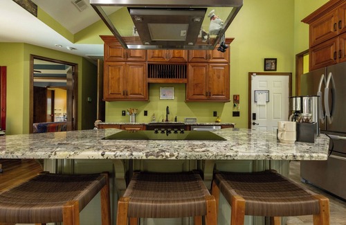 Midland Boat Rental | Luxury Serene Getaway w/Sparkling Pool near Ft. Moore & Callaway Gardens