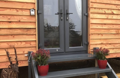 St Davids Apartment | Luxury Shepherds Hut in the Heart of St Davids.
