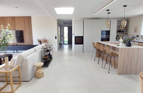 Cagnes-sur-Mer Villa | Luxury single-storey Villa on French Riviera , View & heated swimming pool