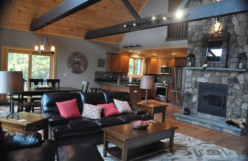 Sunday River Area House | Luxury Ski Chalet only 4 miles away from Sunday River, Sleeps 10