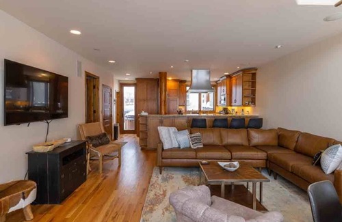 Crested Butte House | Luxury SKI IN/SKI OUT! Ski Locker, Close to West Wall Lift