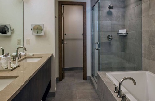 Breckenridge Condo | Luxury Ski In Ski Out Condo at Base of Peak 8 Breckenridge