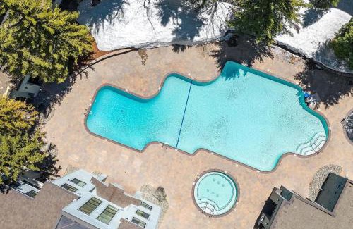 Olympic Valley Apartment | Luxury ski-in ski-out Palisades condo 200ft to KT22 Steps to Gondola Tram Funitel