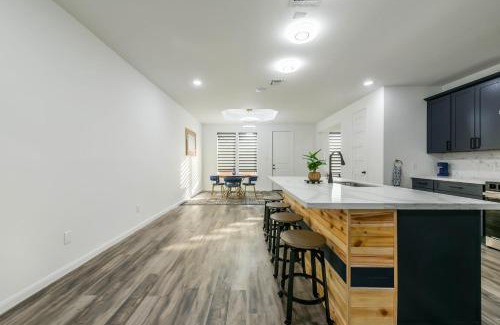 Baytown House | Luxury Sky View and Balconies