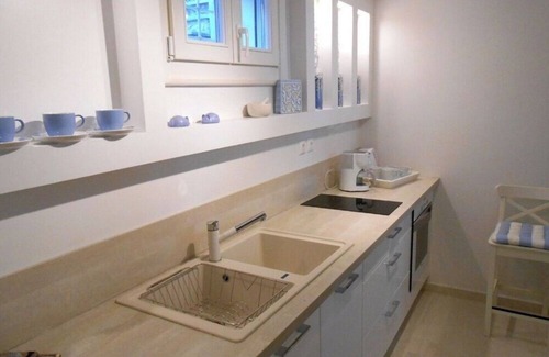 Hydra House | Luxury Small Seafront Villas With Exclusive Sun Patio