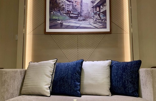 Hang Xanh Apartment | Luxury Smart Apartment at Landmark 81 Tallest building in VN