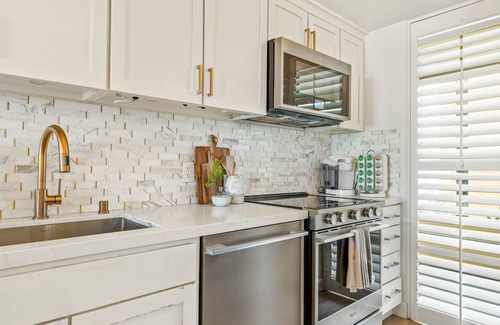 Marina del Rey Condo | Luxury Smart Home w/Gorgeous Waterfront Retreat + Amazing Sunset Views