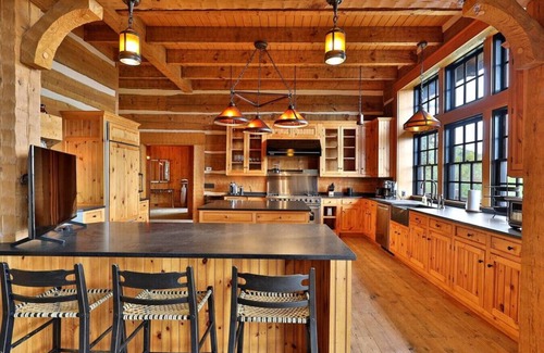 Ludlow House | Luxury Solitude Private Hot Tub & Direct Ski Access! Summer & Fall Dates Available