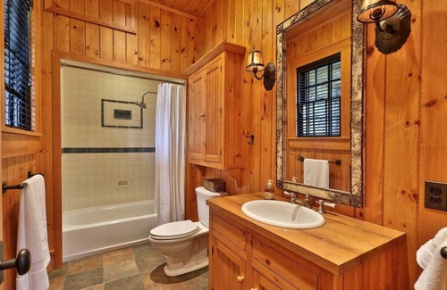 Ludlow House | Luxury Solitude Private Hot Tub & Direct Ski Access! Summer & Fall Dates Available