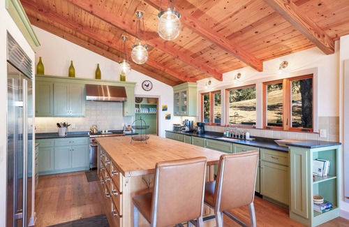 Geyserville House | Luxury Sonoma Hilltop Estate with Pool and Views