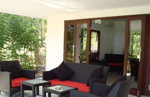 Senggigi Villa | Luxury Spacious Villa.