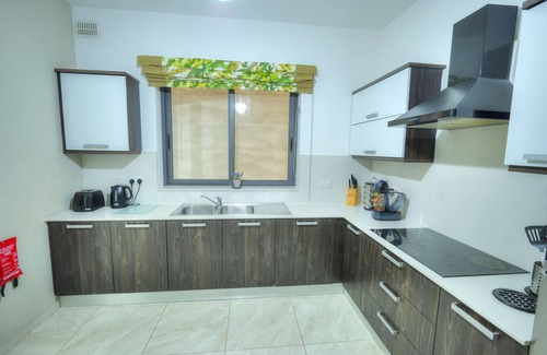Sliema Apartment | Luxury & spacious 3 bedroom seafront, balcony YHAI1-1