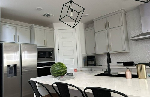 Katy House | Luxury, spacious, 5-bedroom home: central air, WiFi, and resort-style amenities
