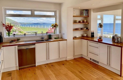 Downderry House | Luxury, Spacious, Beachfront (direct access) House with Breath-taking Sea Views