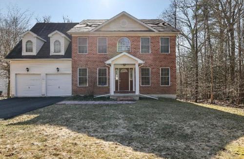 Tobyhanna House | Luxury Spacious Home with some FREE Amenities and Activities!