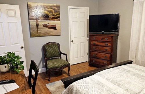 Huntcliff House | Luxury spacious two bedrooms, one bathroom with fast Wi-Fi